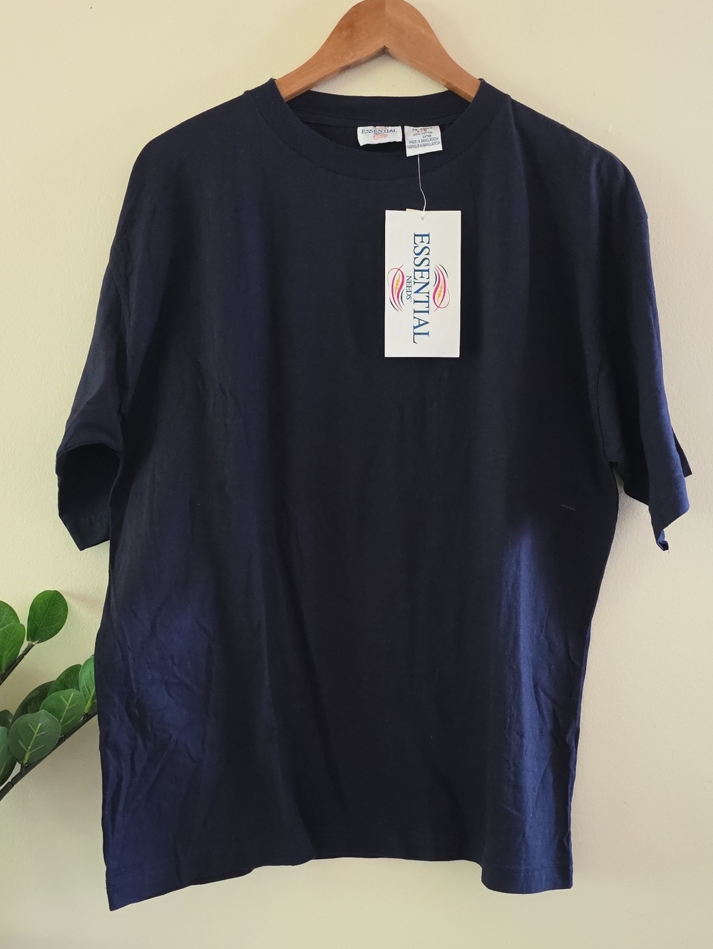 Vintage BNWT Essential Needs Cotton SL T Shirt - Navy - L